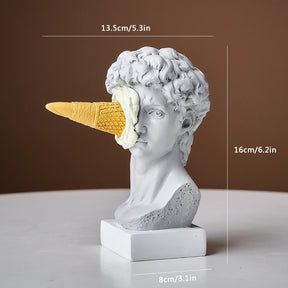 Escultura Nórdica Davi com Sorvete - Inspira